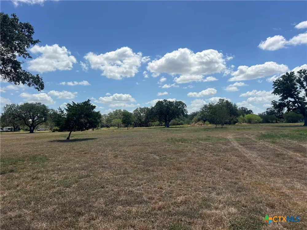 527 Moritz Road Meyersville, TX 77974