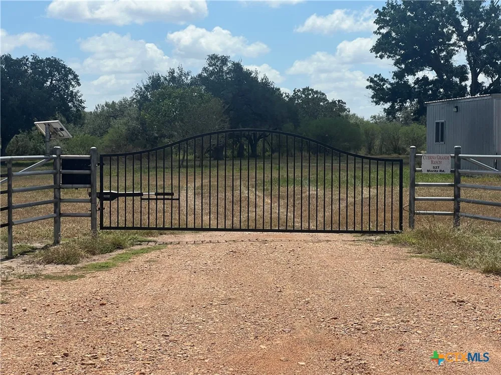 527 Moritz Road Meyersville, TX 77974