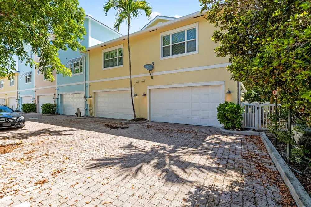 29 NE 24TH AVENUE #29 Pompano Beach, FL 33062