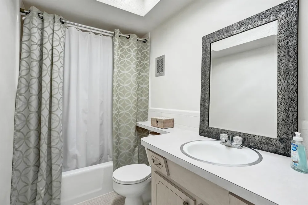 2121 NE 68TH STREET #202 Fort Lauderdale, FL 33308