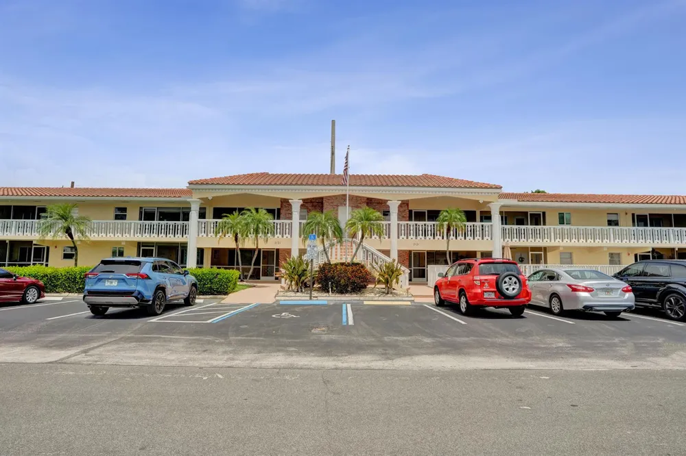 2121 NE 68TH STREET #202 Fort Lauderdale, FL 33308