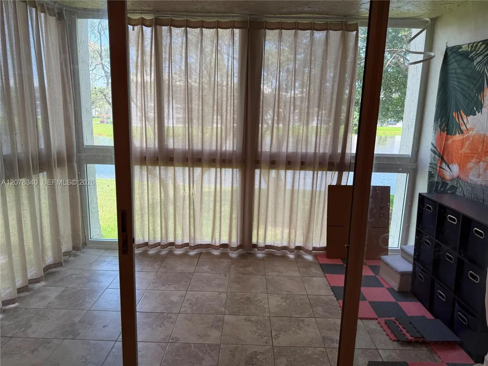 9420 Poinciana Pl #206 Davie, FL 33324