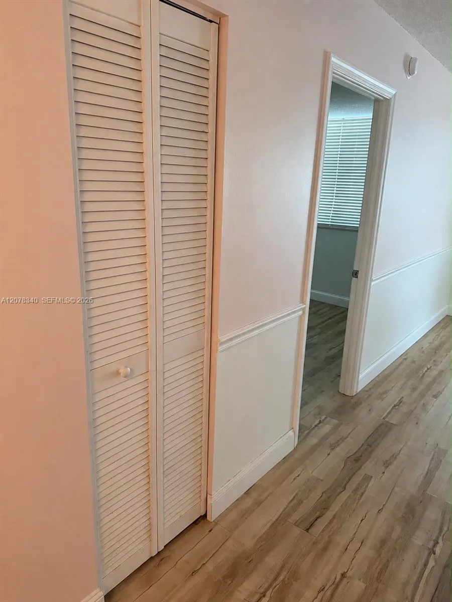 9420 Poinciana Pl #206 Davie, FL 33324