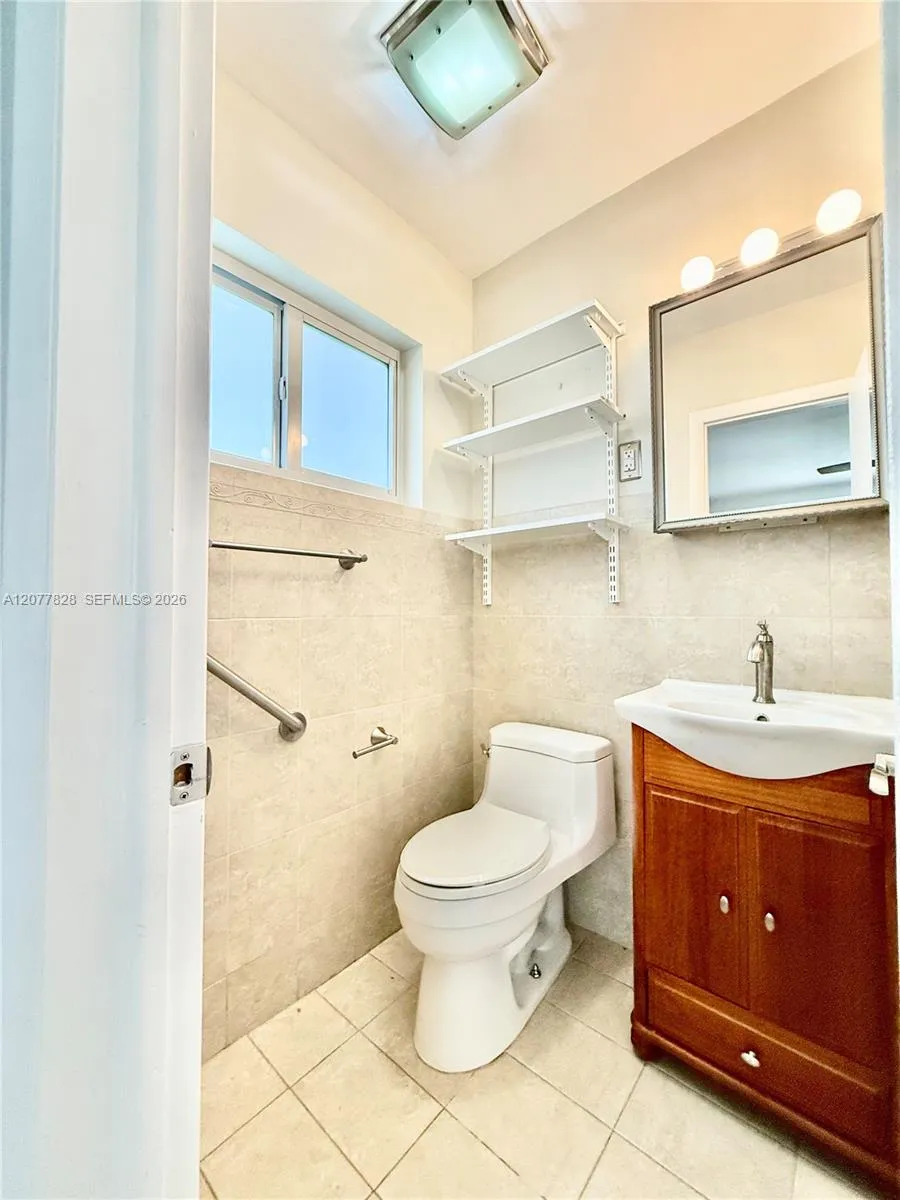 1340 Miami Springs Ave #o Miami Springs, FL 33166