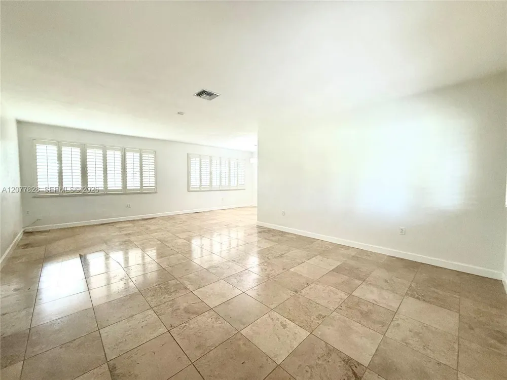 1340 Miami Springs Ave #o Miami Springs, FL 33166