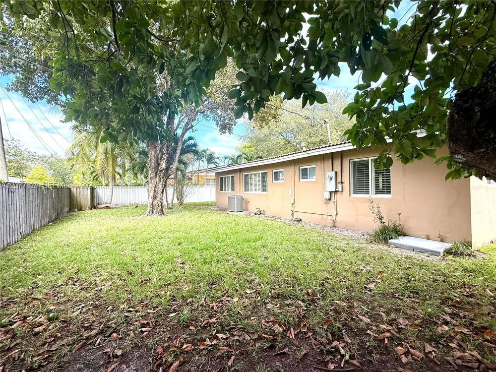 1340 Miami Springs Ave #o Miami Springs, FL 33166