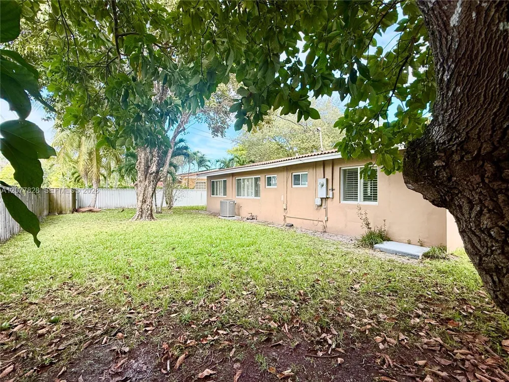 1340 Miami Springs Ave #o Miami Springs, FL 33166