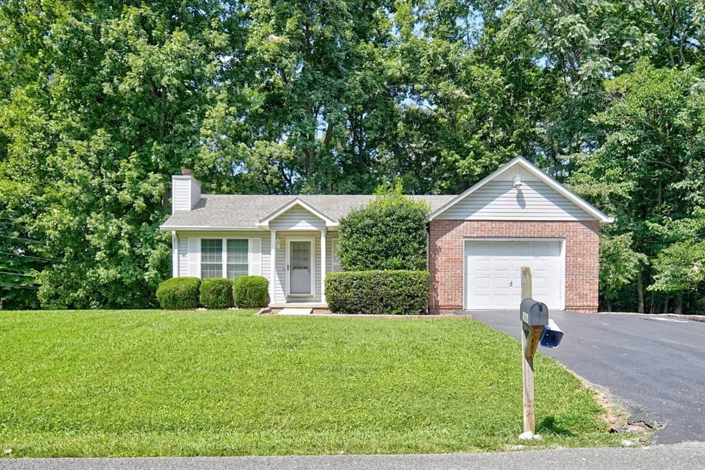 1669 Boone Drive Cookeville, TN 38506