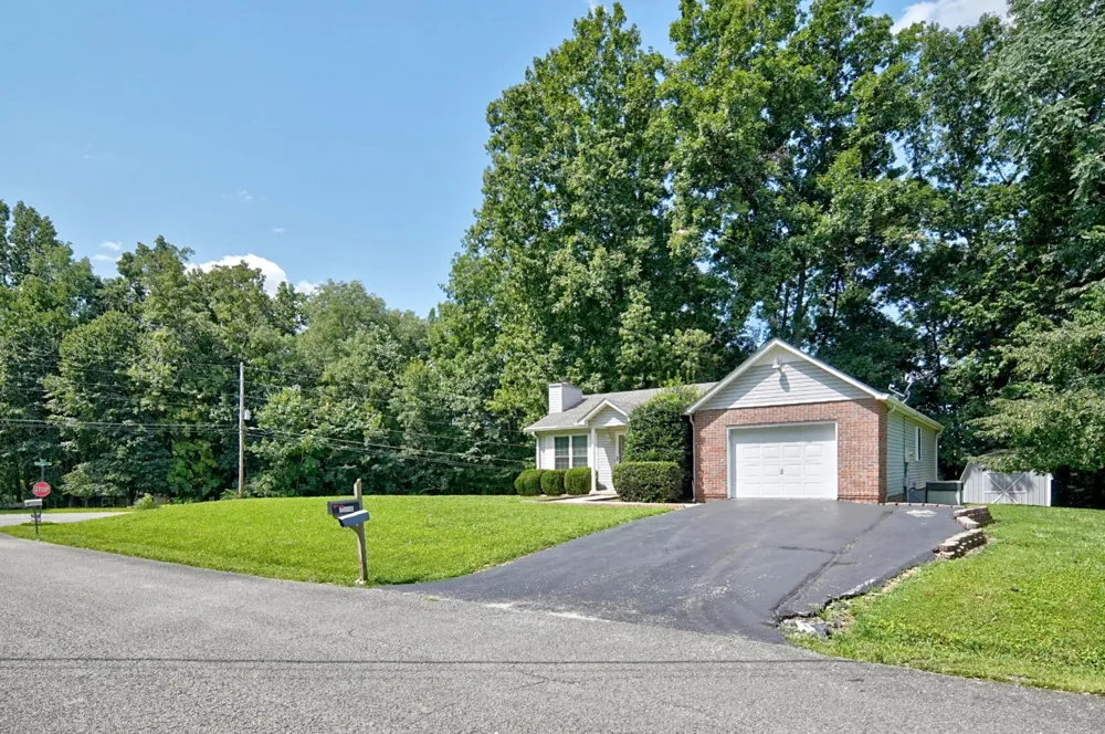 1669 Boone Drive Cookeville, TN 38506