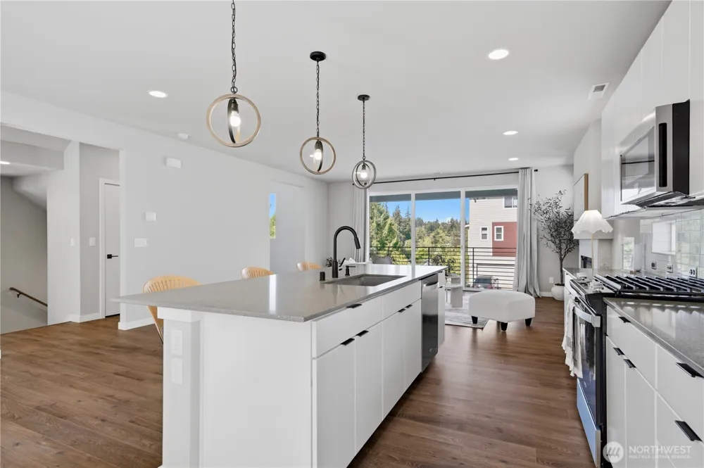 22615 69th Place W Mountlake Terrace, WA 98043