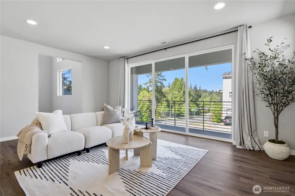 22615 69th Place W Mountlake Terrace, WA 98043