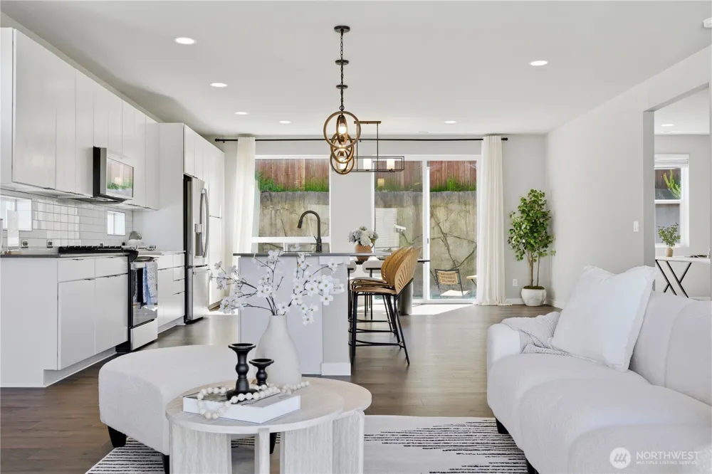 22615 69th Place W Mountlake Terrace, WA 98043