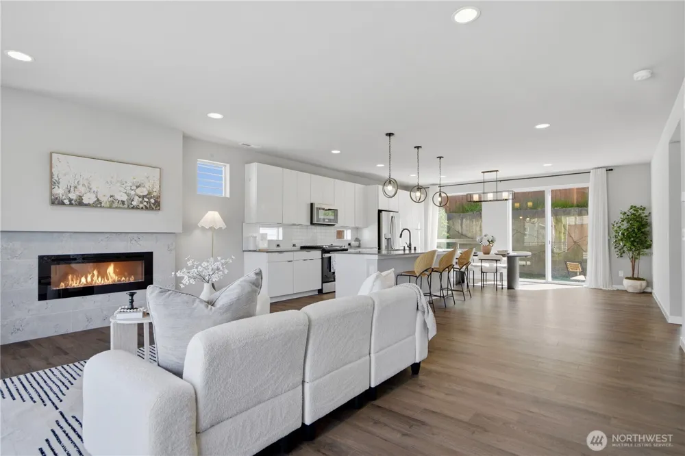 22615 69th Place W Mountlake Terrace, WA 98043