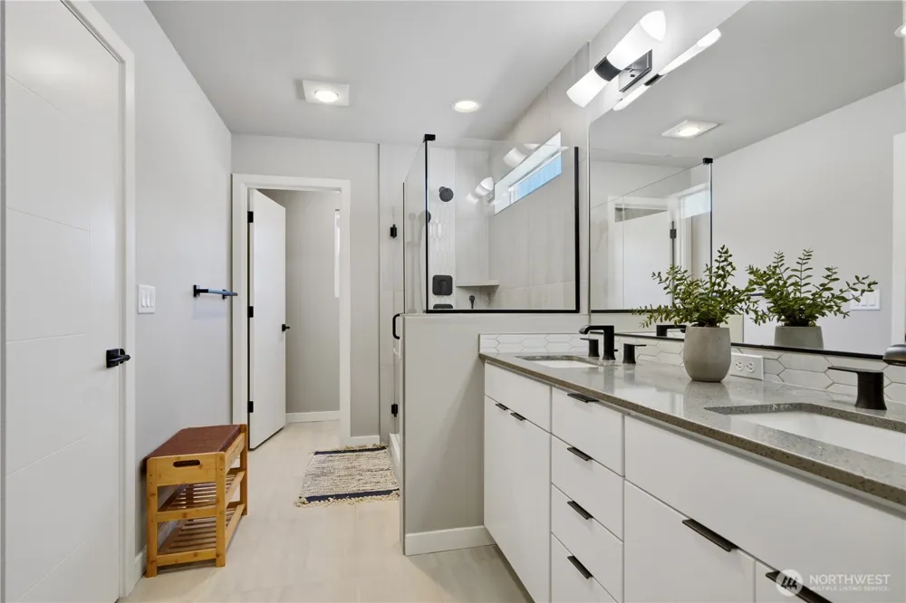 22615 69th Place W Mountlake Terrace, WA 98043