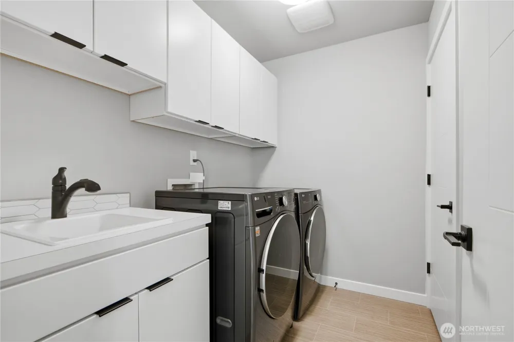 22615 69th Place W Mountlake Terrace, WA 98043