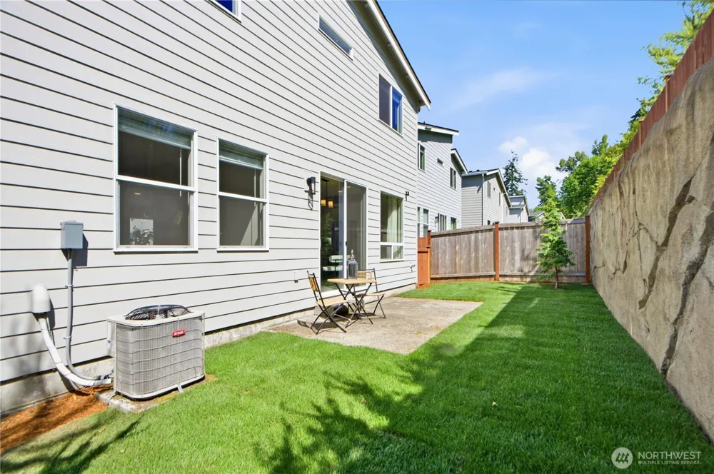 22615 69th Place W Mountlake Terrace, WA 98043