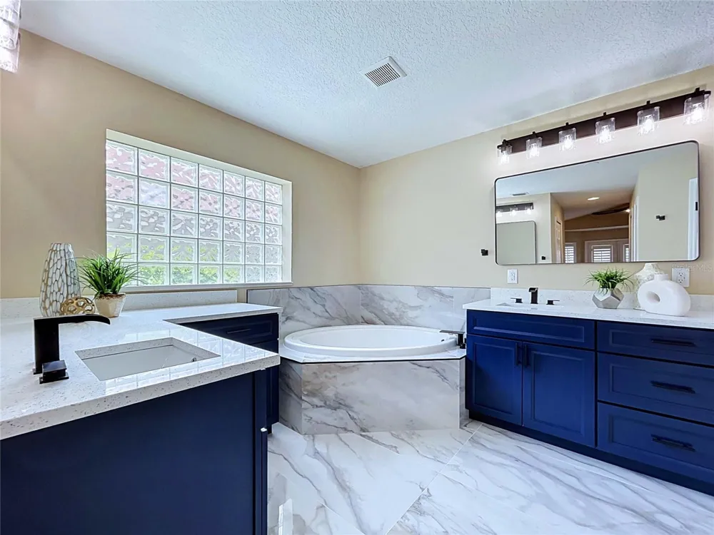 7703 BRITISH OPEN WAY Bradenton, FL 34202