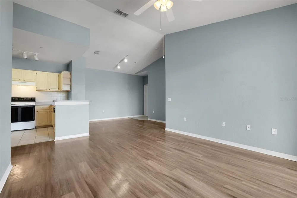 1150 LAKE SHADOW CIRCLE #3305 Maitland, FL 32751