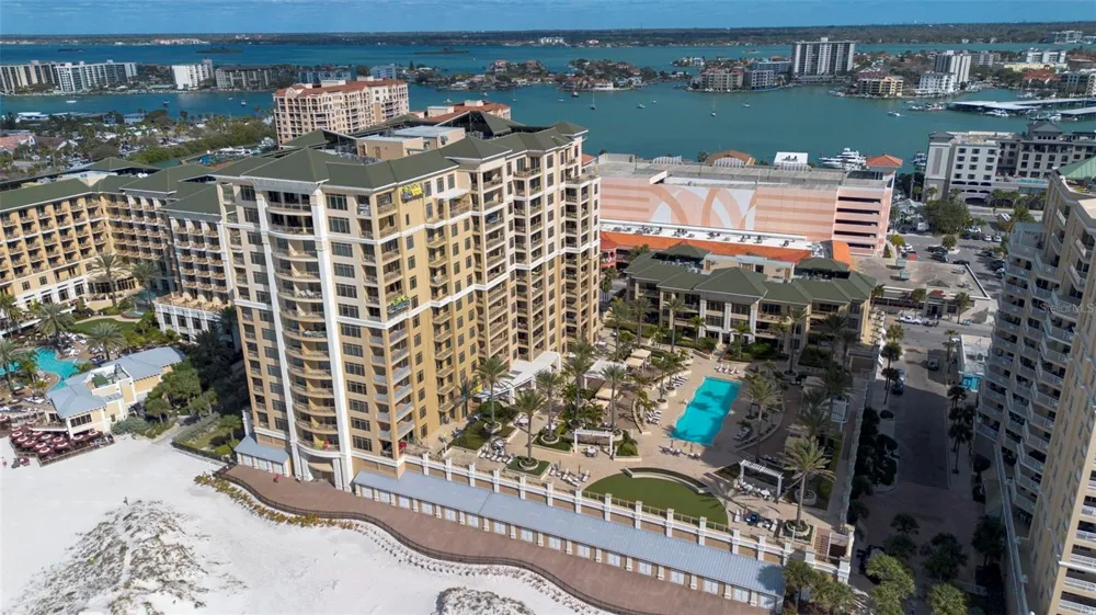 470 MANDALAY AVENUE #303 Clearwater, FL 33767