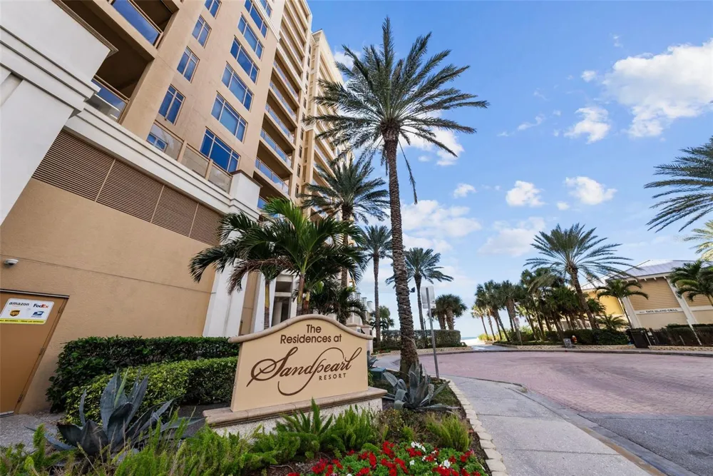470 MANDALAY AVENUE #303 Clearwater, FL 33767