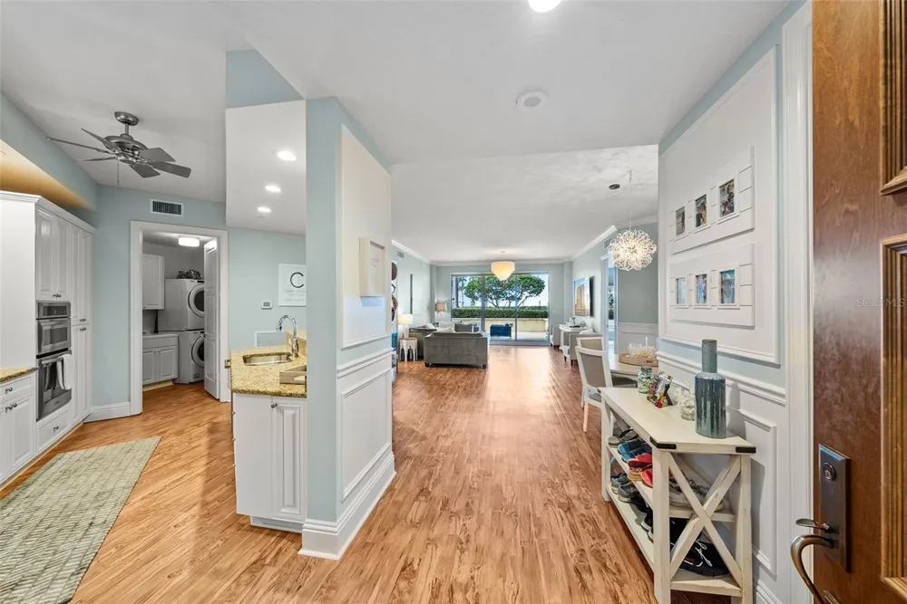 470 MANDALAY AVENUE #303 Clearwater, FL 33767