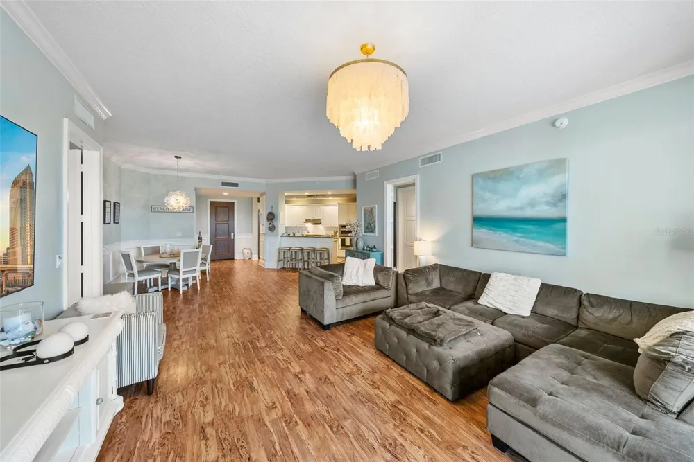 470 MANDALAY AVENUE #303 Clearwater, FL 33767