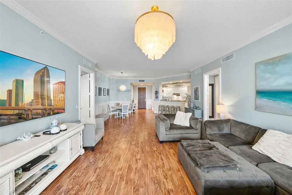 470 MANDALAY AVENUE #303 Clearwater, FL 33767