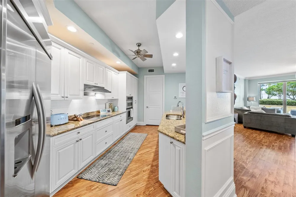 470 MANDALAY AVENUE #303 Clearwater, FL 33767