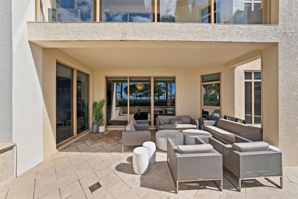470 MANDALAY AVENUE #303 Clearwater, FL 33767