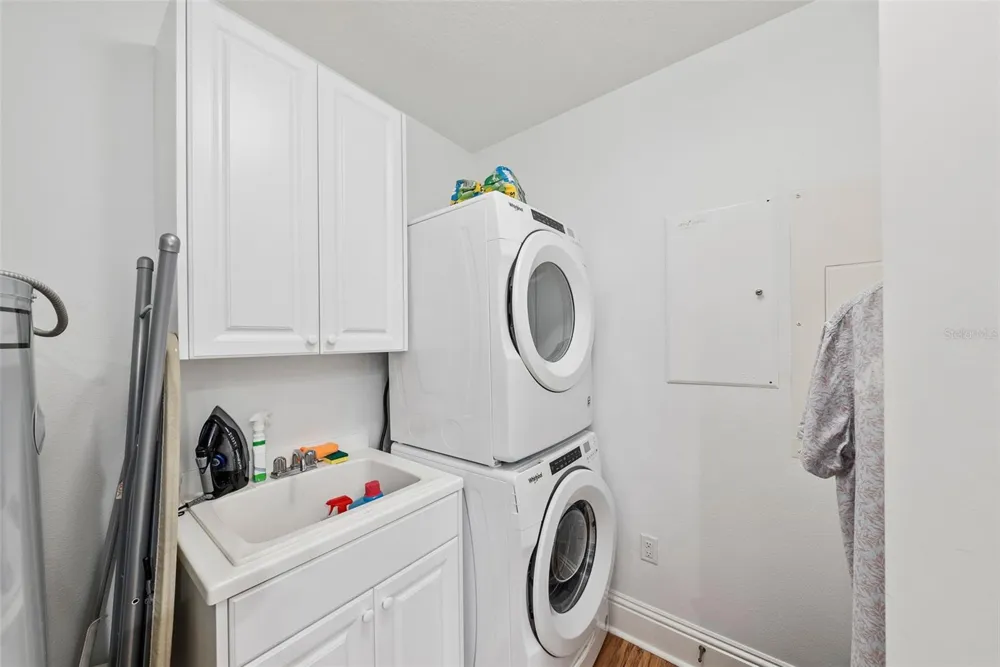 470 MANDALAY AVENUE #303 Clearwater, FL 33767