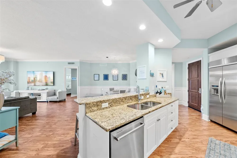470 MANDALAY AVENUE #303 Clearwater, FL 33767