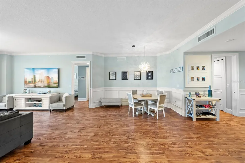 470 MANDALAY AVENUE #303 Clearwater, FL 33767