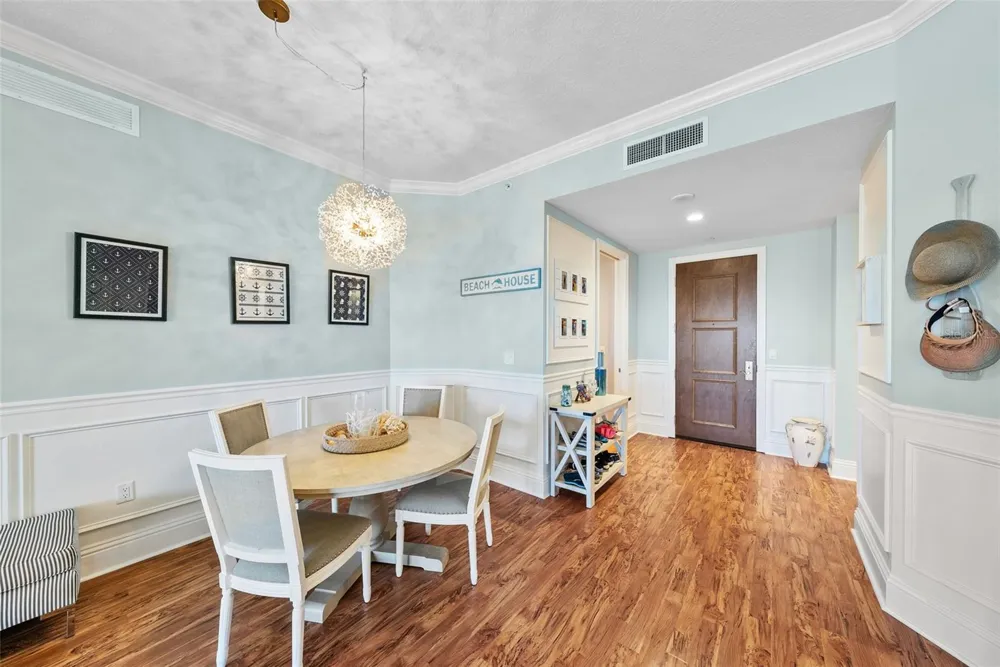 470 MANDALAY AVENUE #303 Clearwater, FL 33767