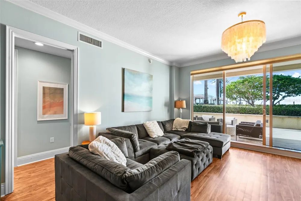 470 MANDALAY AVENUE #303 Clearwater, FL 33767