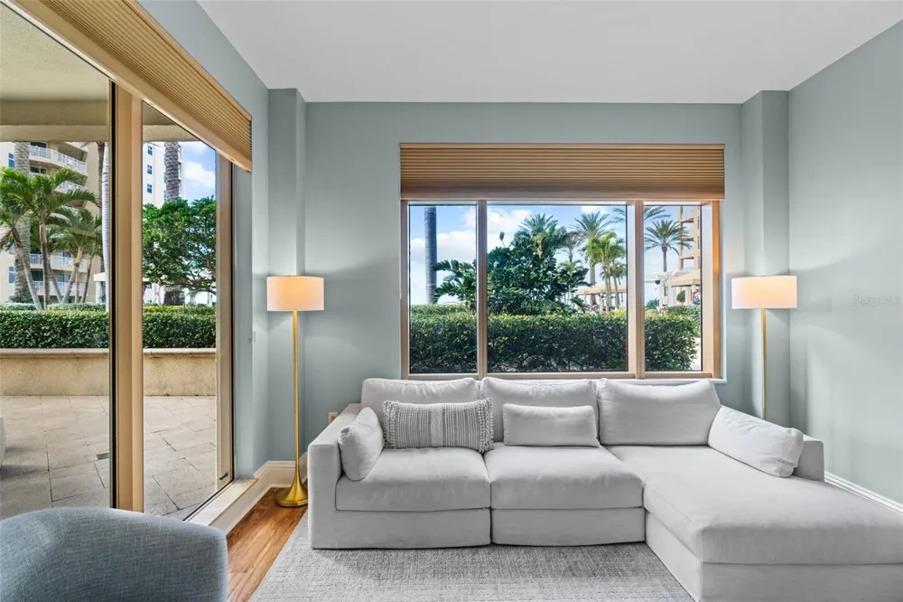 470 MANDALAY AVENUE #303 Clearwater, FL 33767