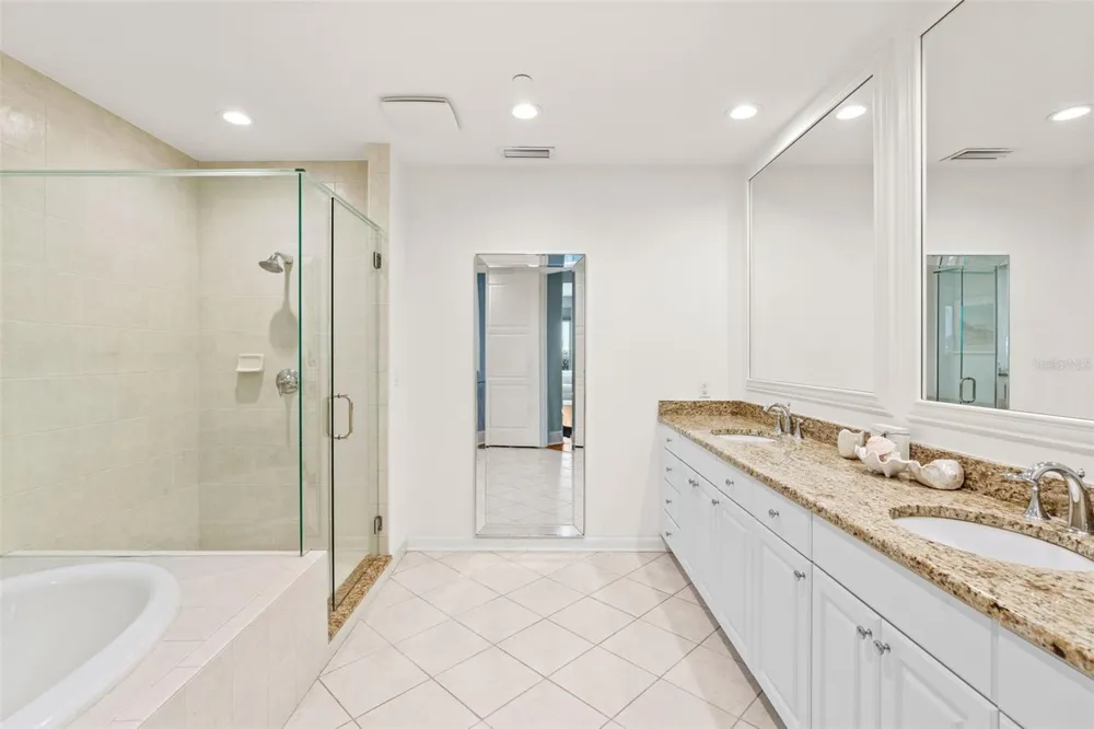 470 MANDALAY AVENUE #303 Clearwater, FL 33767