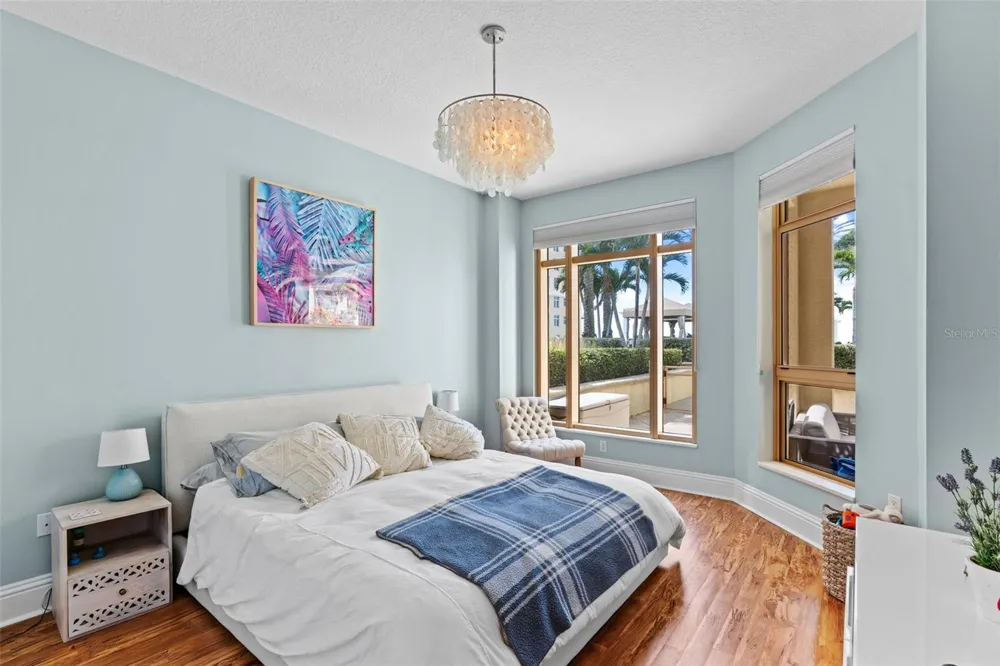 470 MANDALAY AVENUE #303 Clearwater, FL 33767