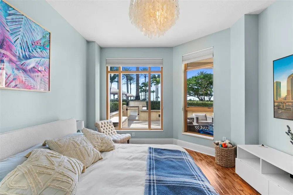 470 MANDALAY AVENUE #303 Clearwater, FL 33767