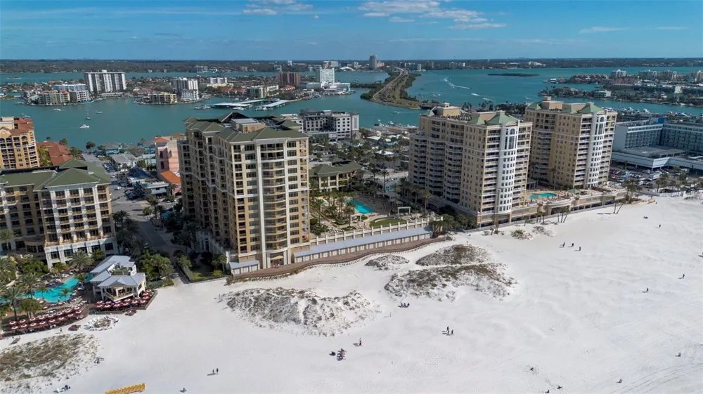 470 MANDALAY AVENUE #303 Clearwater, FL 33767