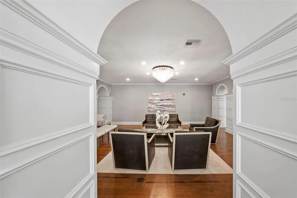470 MANDALAY AVENUE #303 Clearwater, FL 33767