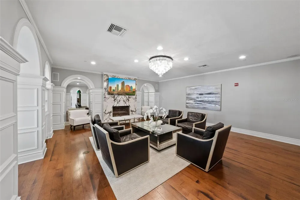 470 MANDALAY AVENUE #303 Clearwater, FL 33767
