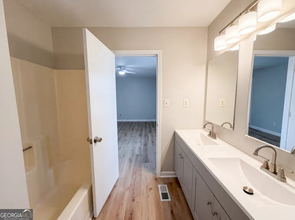 3193 Pinto DR Powder Springs, GA 30127