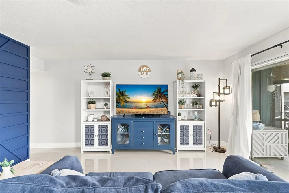 1000 LAKE OF THE WOODS BOULEVARD #B202 Fern Park, FL 32730