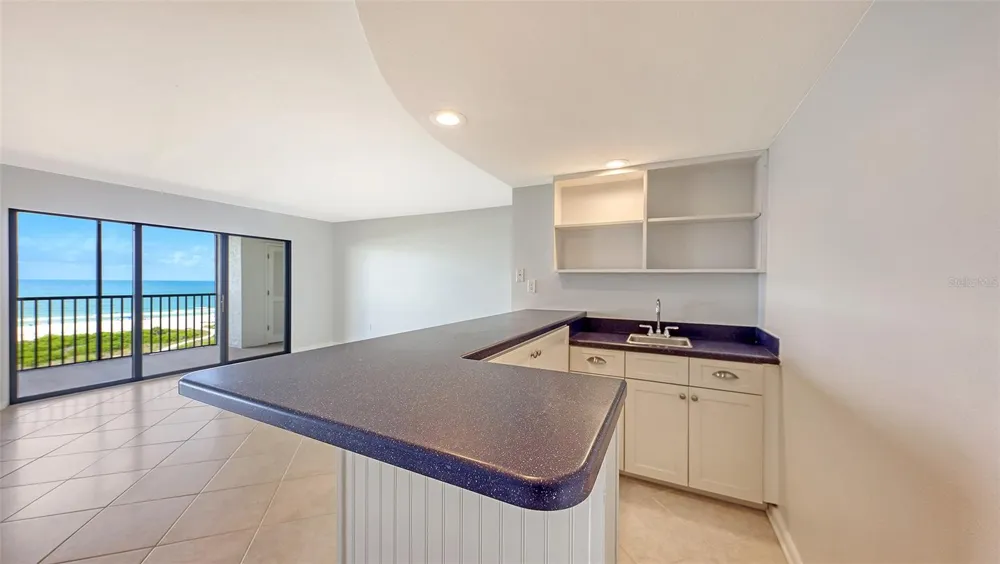 420 BEACH ROAD #706 Sarasota, FL 34242