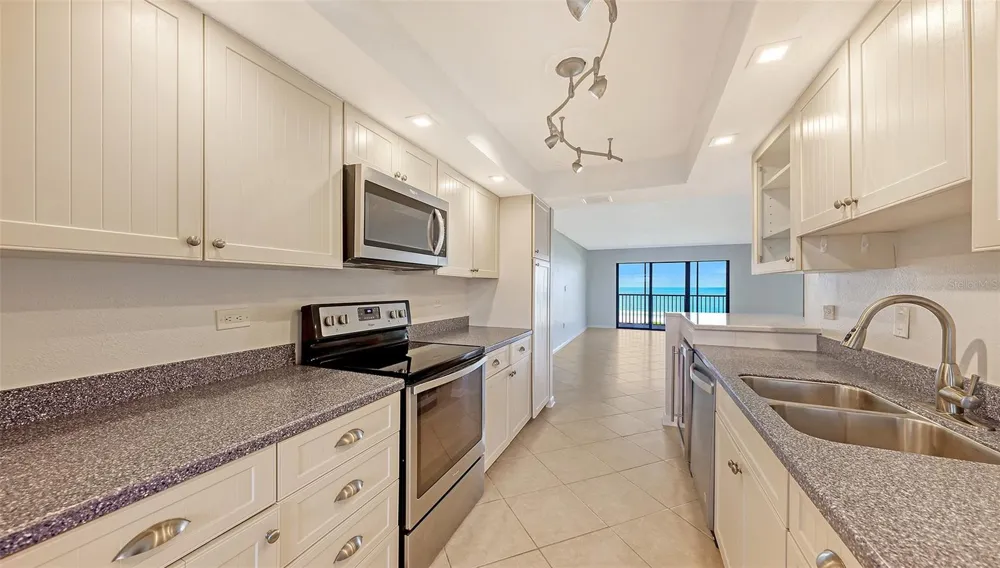 420 BEACH ROAD #706 Sarasota, FL 34242