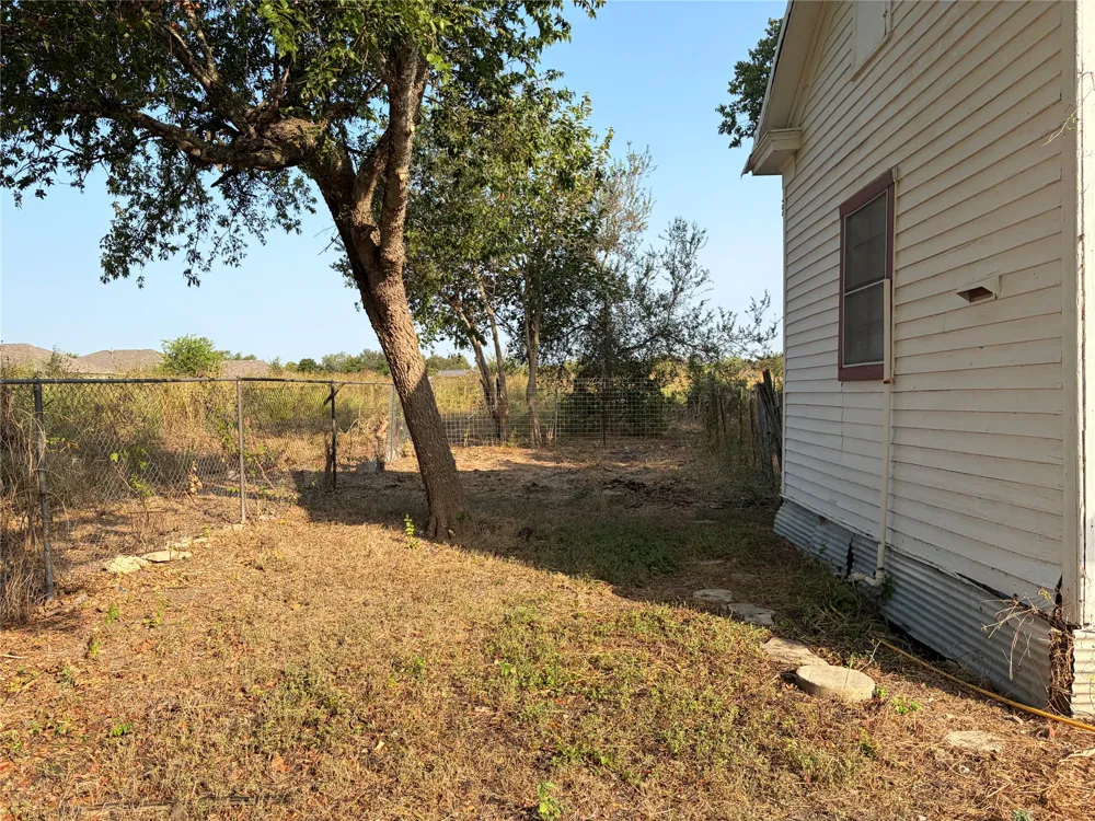 910 Bunton Lane #E Kyle, TX 78640