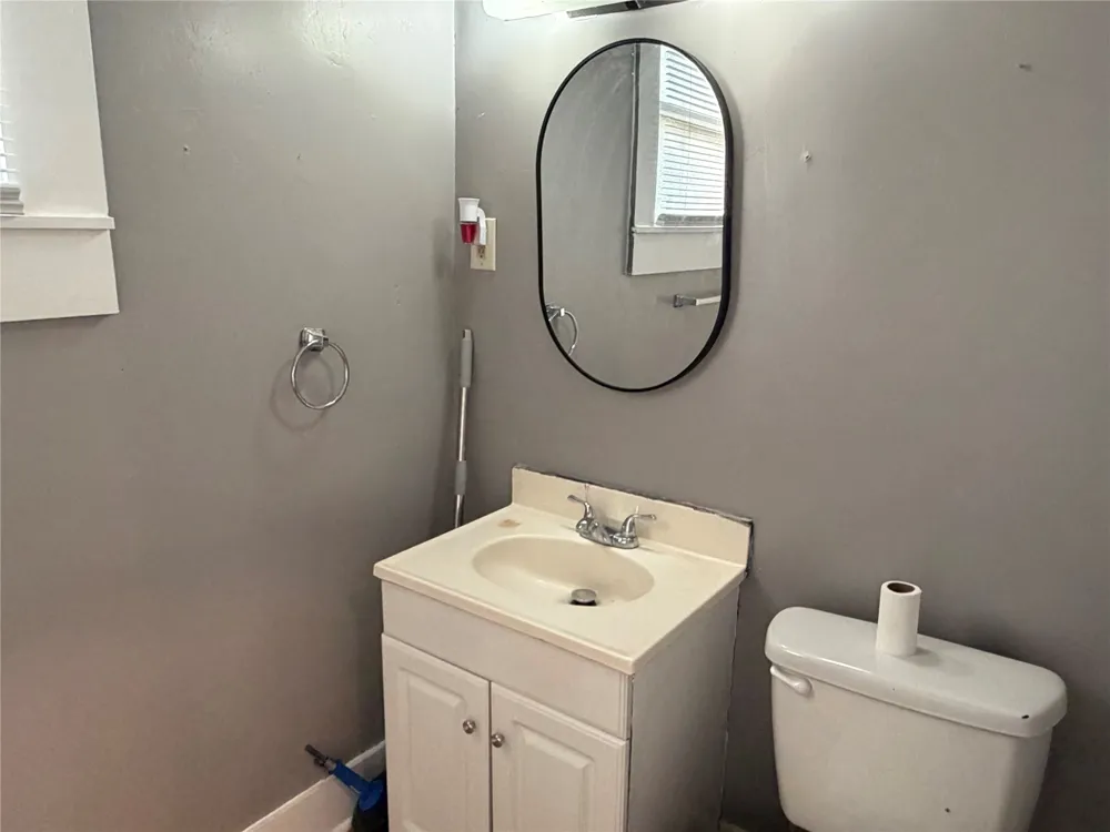 910 Bunton Lane #E Kyle, TX 78640