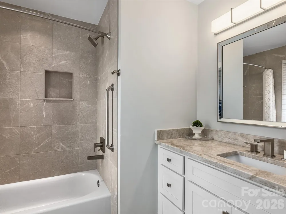 474 Scenic Circle Waynesville, NC 28786