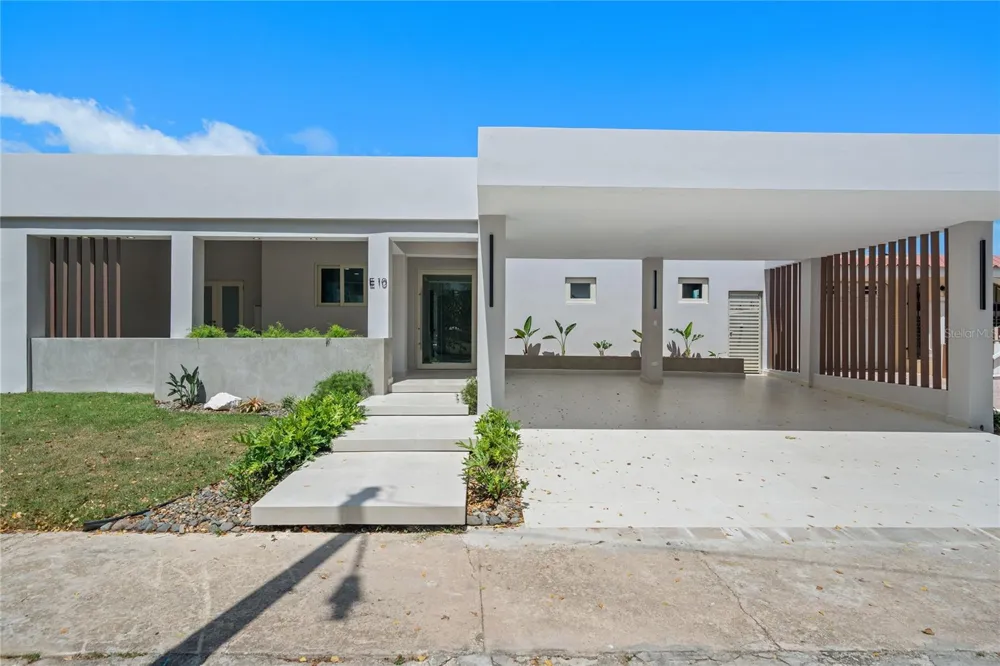 E 10 CALLE MADRE PERLA Dorado, PR 00646