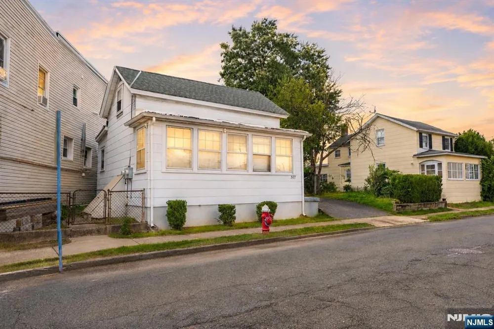 307 Washington Avenue Hackensack, NJ 07601